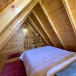 Wooden With Private Pool בראט