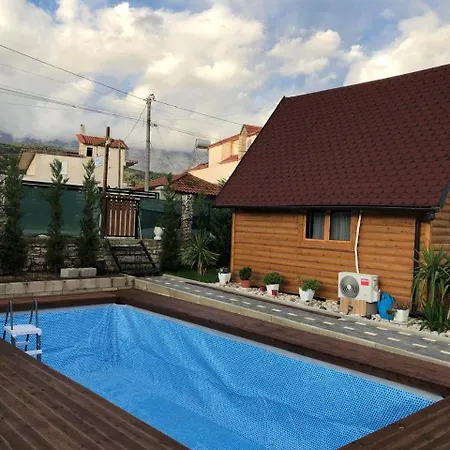 招待所 Wooden With Private Pool 3*
