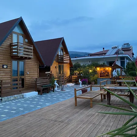 Wooden With Private Pool 招待所 3*