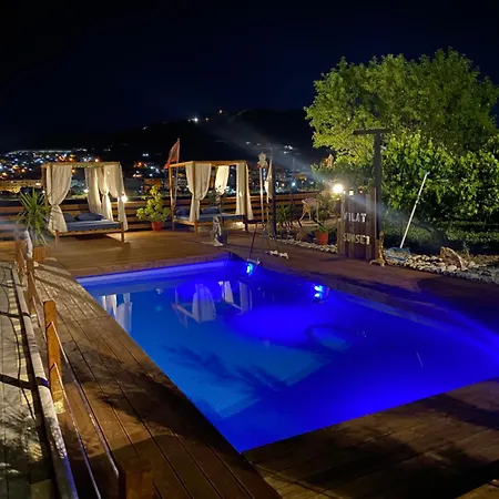 Wooden With Private Pool Gasthuis Berat