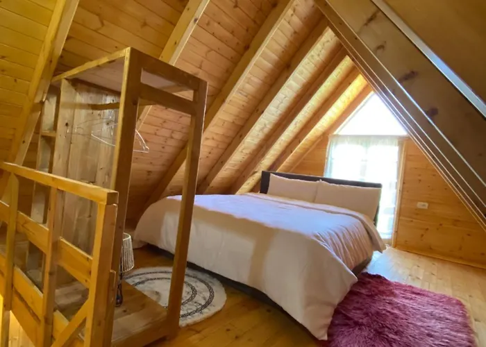 招待所 Wooden With Private Pool 3*