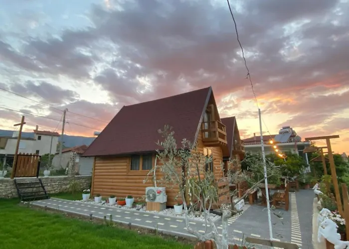 Wooden With Private Pool 招待所