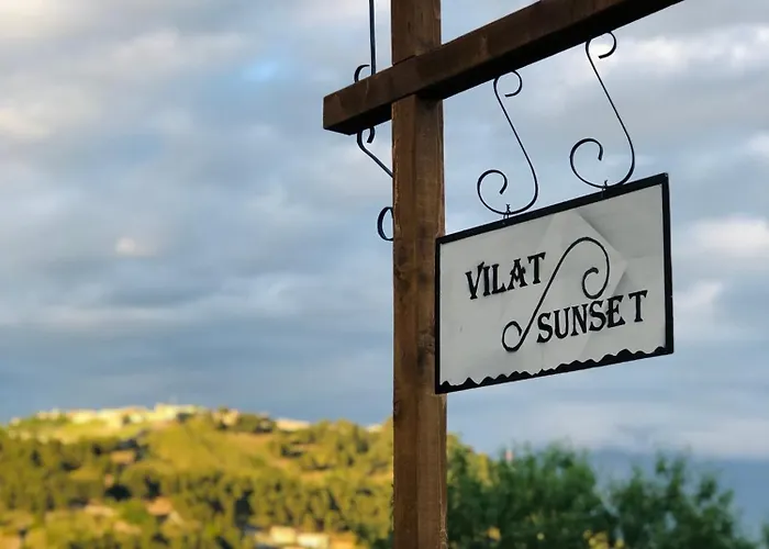 招待所 Wooden With Private Pool 3*