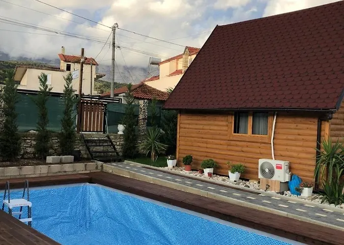 招待所 Wooden With Private Pool 3*