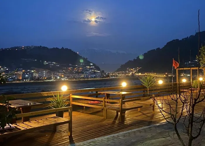 Wooden With Private Pool 招待所 3*